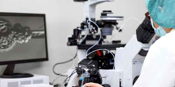 Les métiers de laboratoire 4 Les métiers de laboratoire